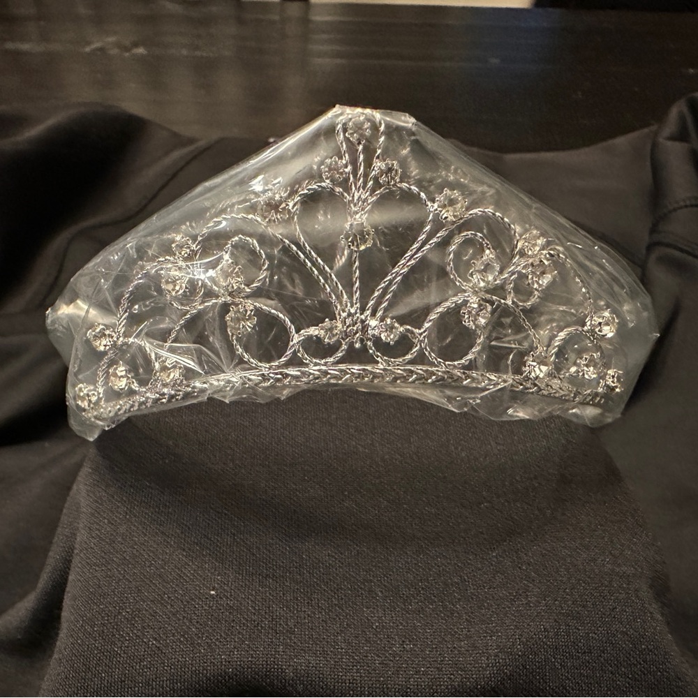 Silver Crystal Tiara Crown - Elegant Hair Accessory BNWT